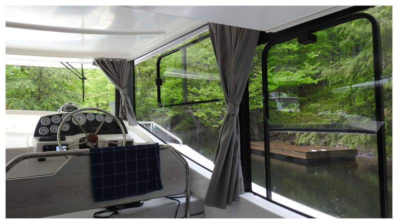Avec le Boat, vous passez votre nuit sur le canal Rideau en immersion dans la nature!