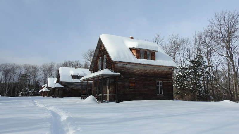 Randonnée en raquettes à Val Jalbert en hiver