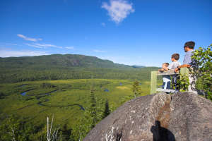 Randonnée au parc national des Monts Valin, au Québec